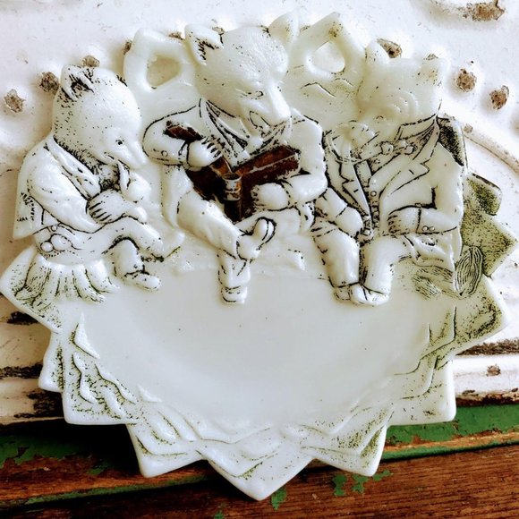Antique Victorian Milk Glass Plate With Bears